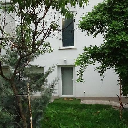 Villa אסטרגום מראה חיצוני תמונה