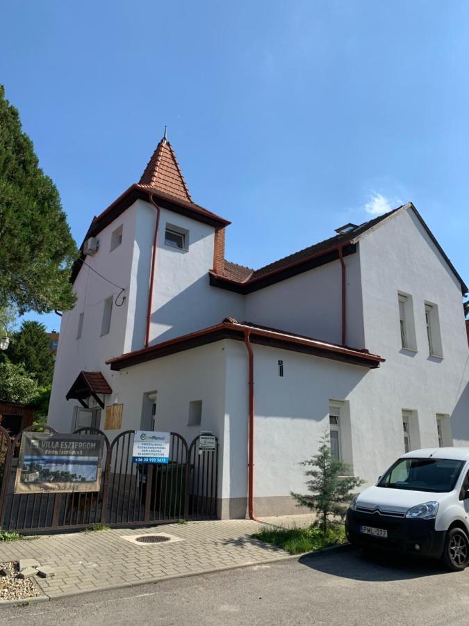 Villa אסטרגום מראה חיצוני תמונה
